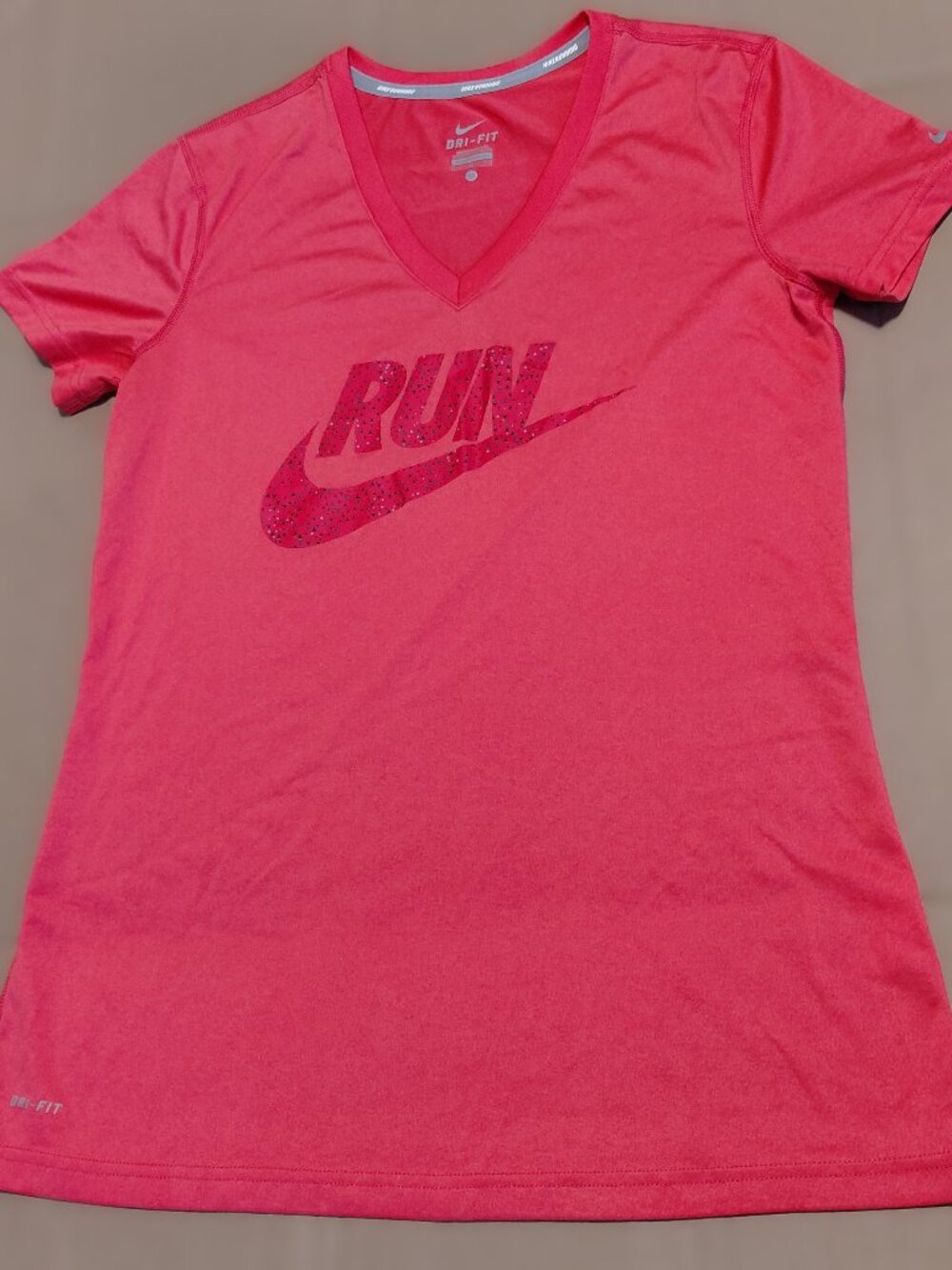 Nike Dri-Fit Short Sleeve T-Shirt Women's Size Medium Coral